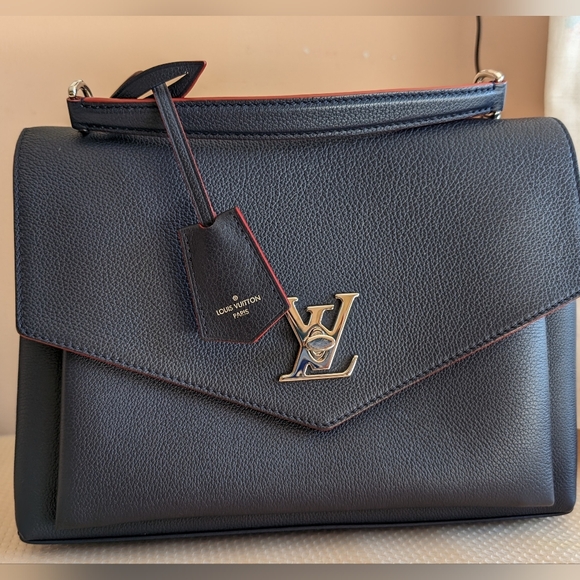 Louis Vuitton - MyLockMe BB Calfskin Leather Crossbody - Navy - Excellent - Picture 1 of 13